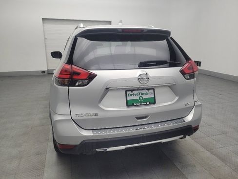 Used 2017 Nissan Rogue SV image 6