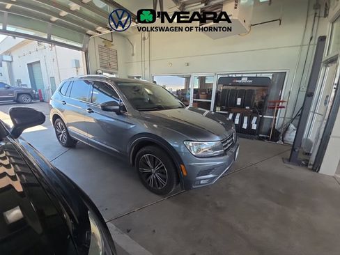 Used 2018 Volkswagen Tiguan SEL AWD/4WD image 2