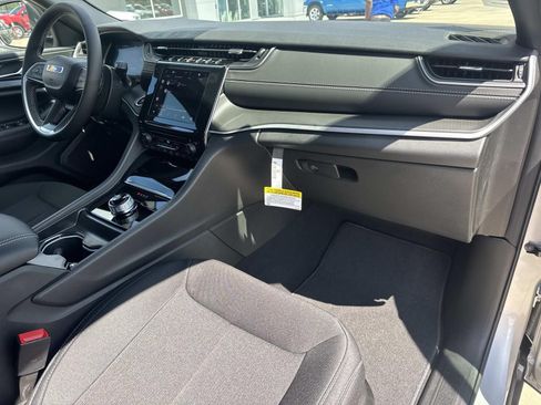 New 2026 Jeep Grand Cherokee Laredo RWD image 10