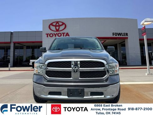 Used 2019 RAM 1500 Classic SLT AWD/4WD image 9