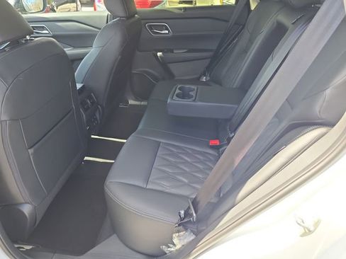 New 2026 Nissan Rogue Platinum image 17