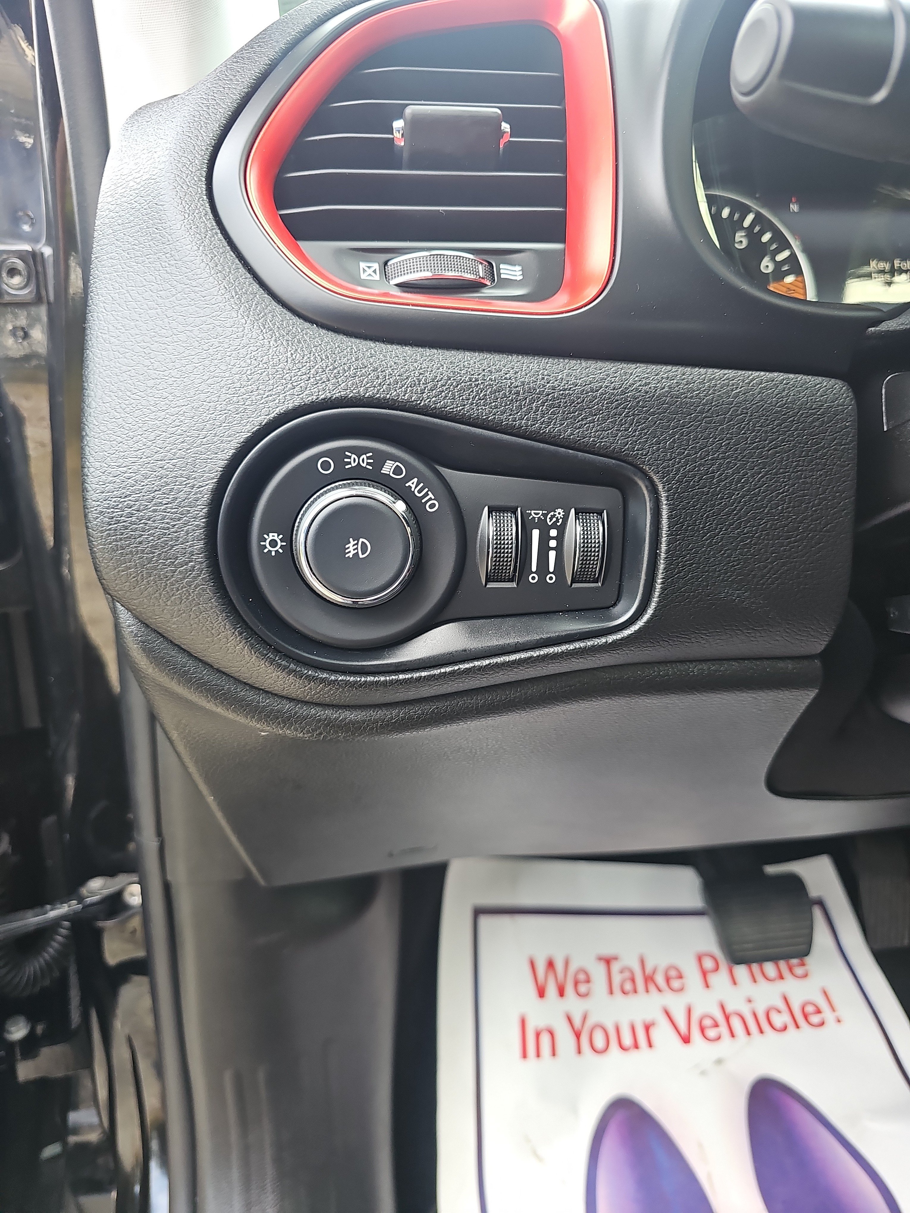 Used 2022 Jeep Renegade Trailhawk w/ Sun/Sound Group AWD/4WD image 23