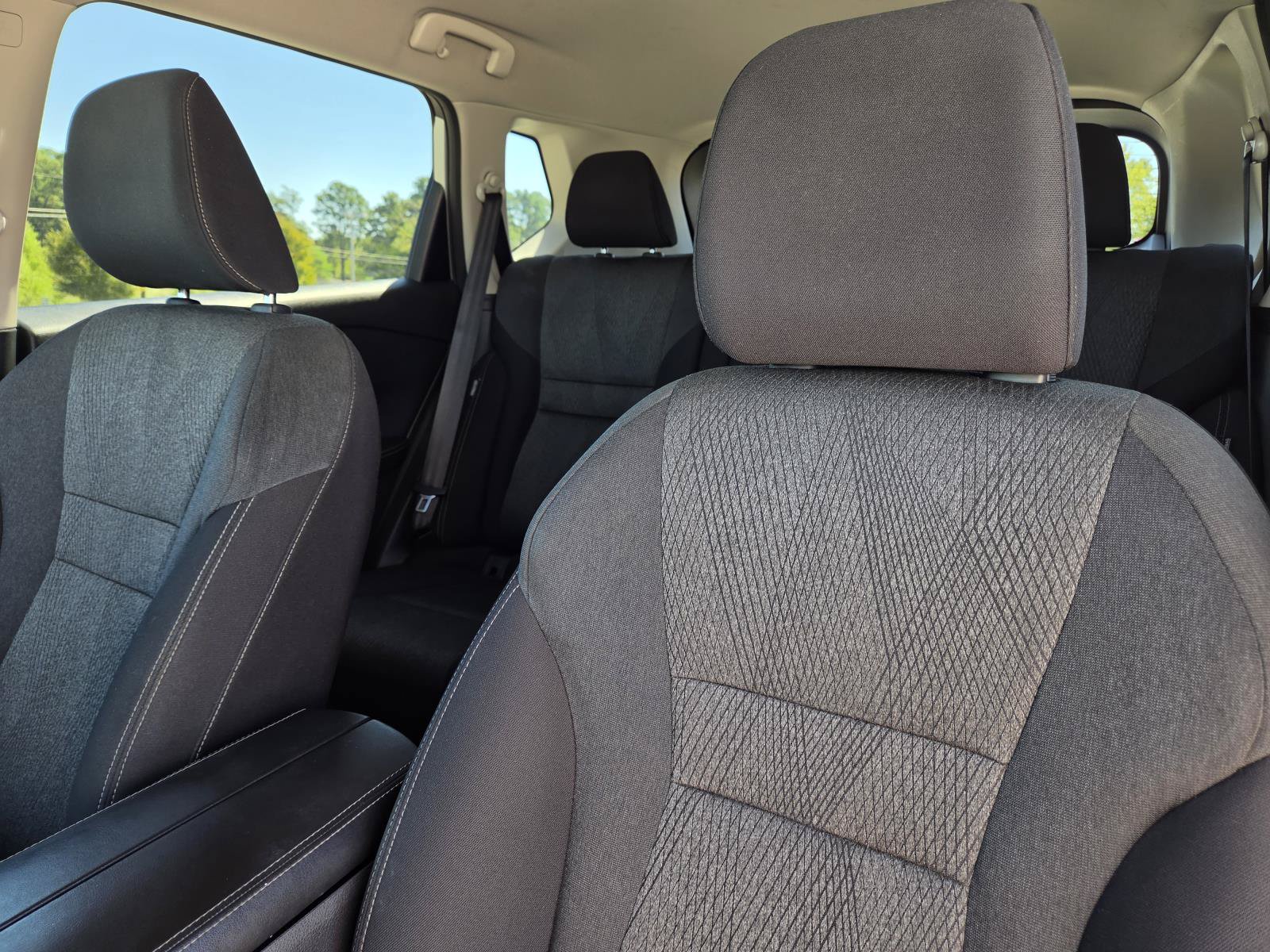 Used 2024 Nissan Rogue SV FWD image 25