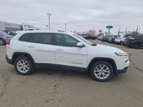 Used 2014 Jeep Cherokee Latitude w/ Comfort/Convenience Group image 9