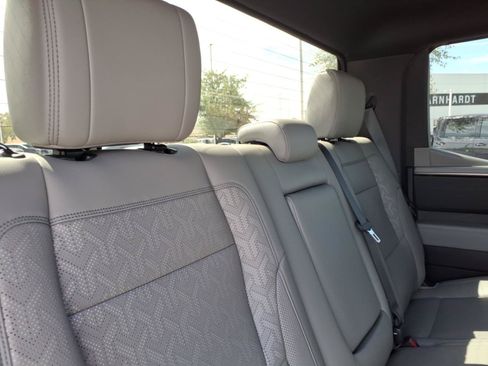 Used 2025 Toyota Tundra Limited AWD/4WD image 14
