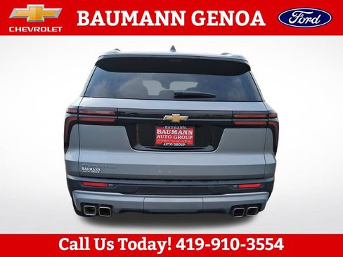 Used 2026 Chevrolet Traverse LT w/ Driver Confidence Package FWD image 4