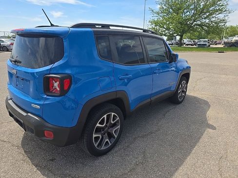 Used 2015 Jeep Renegade Latitude w/ Cold Weather Group II AWD/4WD image 6