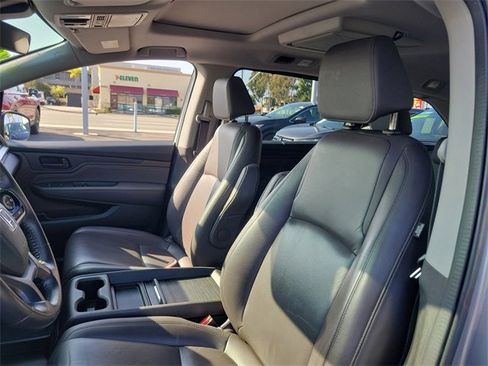 Certified 2018 Honda Odyssey Touring image 16