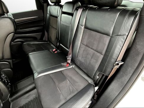 Used 2021 Jeep Grand Cherokee Laredo X image 18