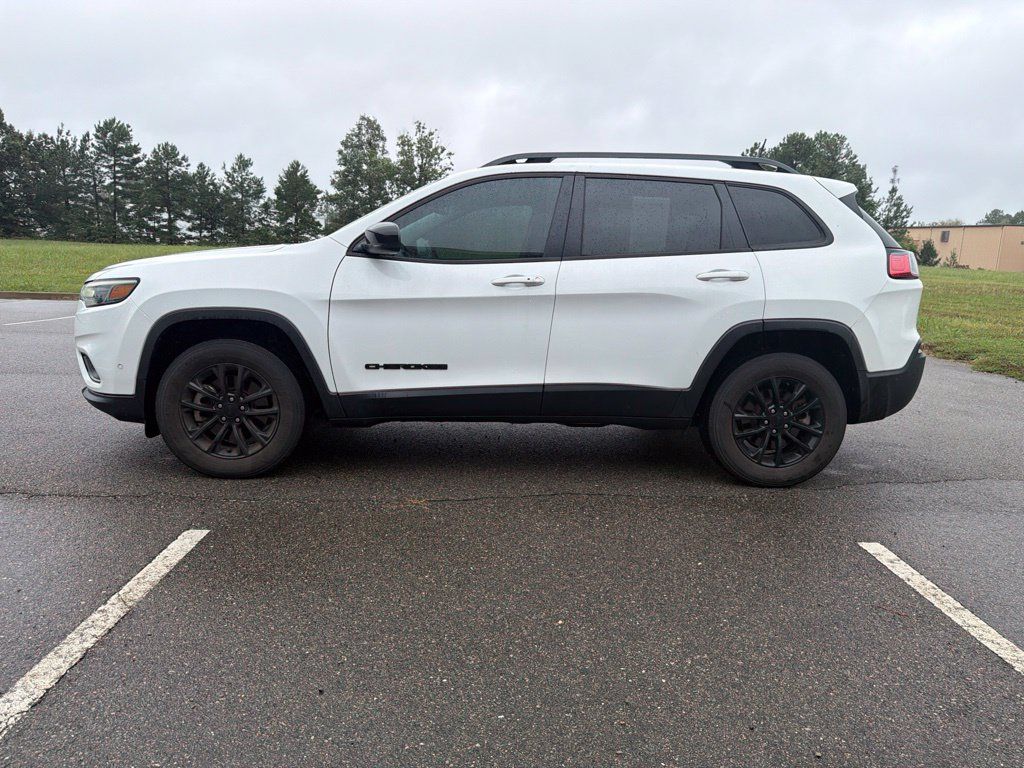 Used 2023 Jeep Cherokee Altitude Lux AWD/4WD image 4