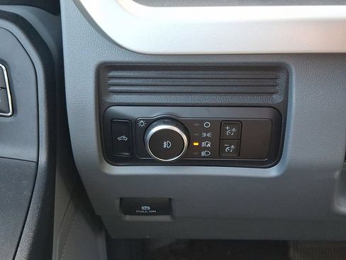 New 2026 Ford F250 XL w/ XL Chrome Package AWD/4WD image 13