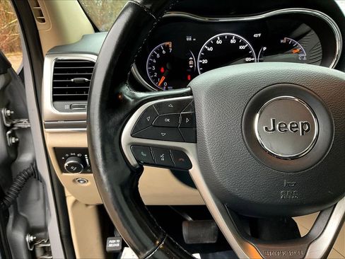 Used 2020 Jeep Grand Cherokee Limited AWD/4WD image 11