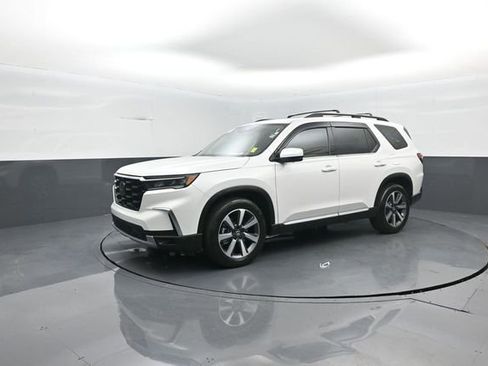 Used 2024 Honda Pilot Elite image 4