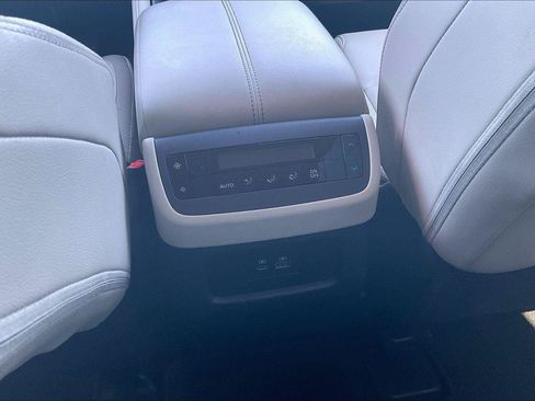 Certified 2024 Nissan Pathfinder SL FWD image 35