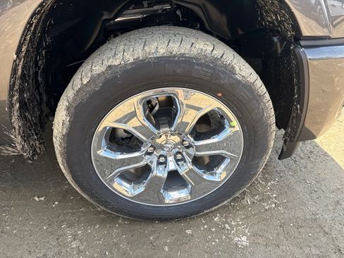 New 2026 RAM 1500 4x4 Crew Cab image 9