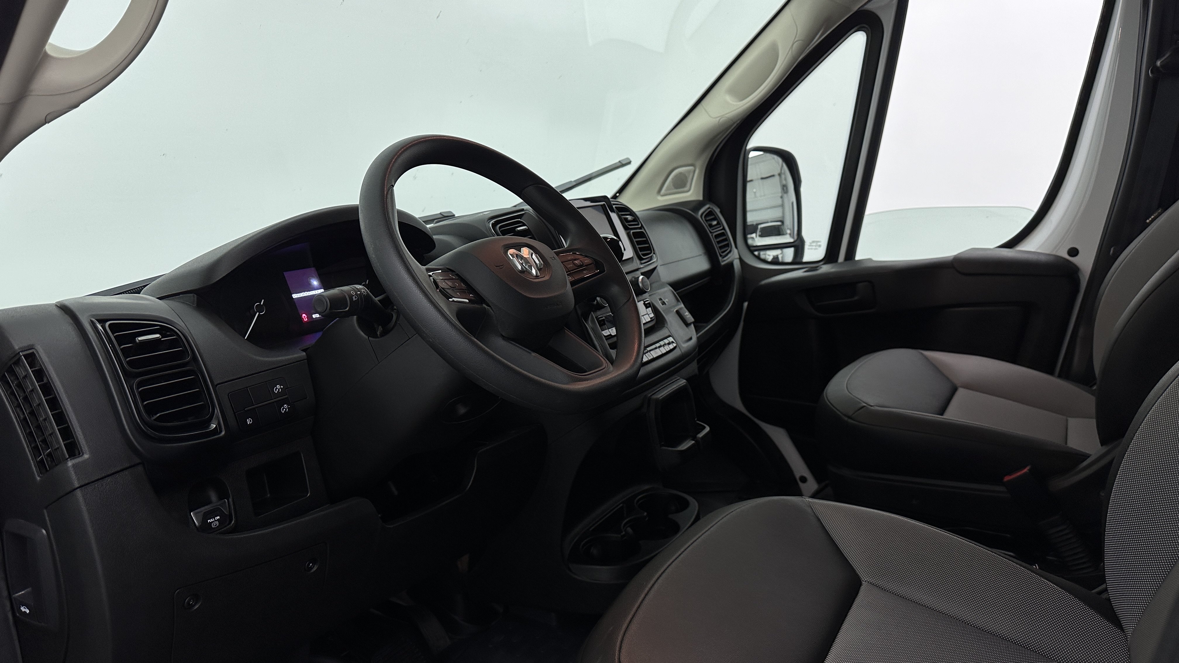 Used 2026 RAM ProMaster 2500 w/ Convenience Group FWD image 8