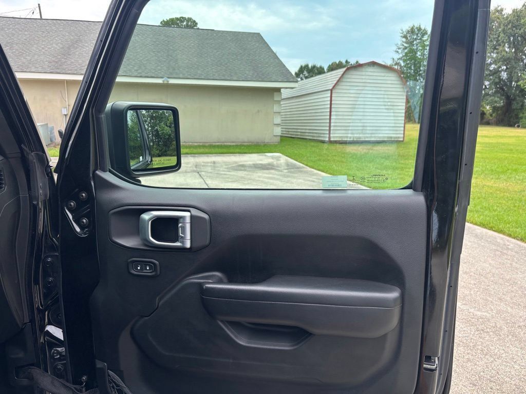 Used 2019 Jeep Wrangler Unlimited Sport S AWD/4WD image 23