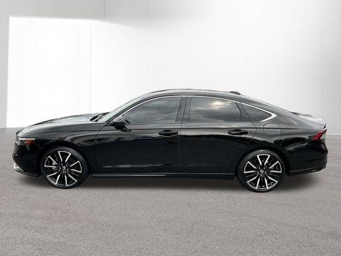 Used 2025 Honda Accord Touring image 6