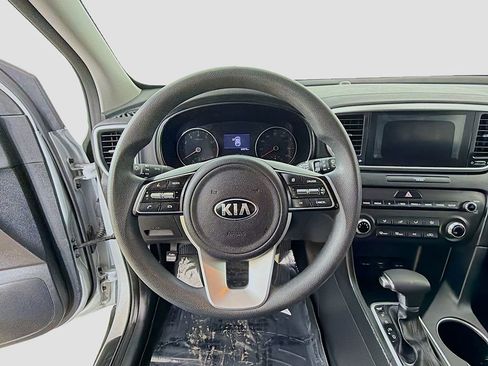 Used 2020 Kia Sportage LX image 25
