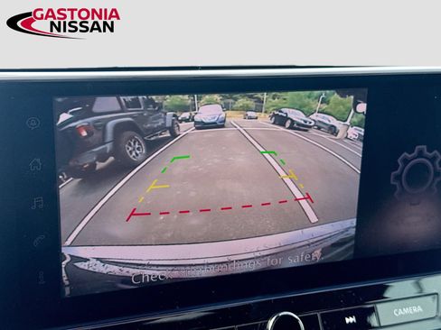 Used 2025 Nissan Altima 2.5 SR w/ SR Premium Package FWD image 17