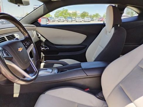 Used 2015 Chevrolet Camaro LT RWD image 9
