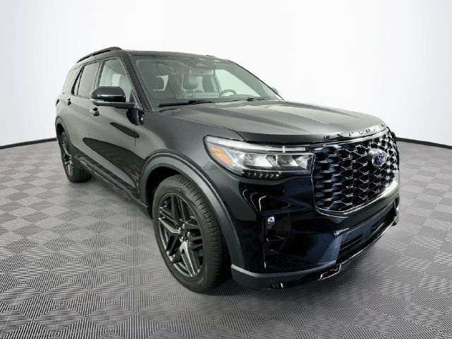 Certified 2025 Ford Explorer ST AWD/4WD image 4
