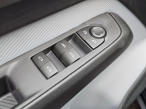 New 2027 Chevrolet Bolt LT w/ Comfort Package FWD image 21