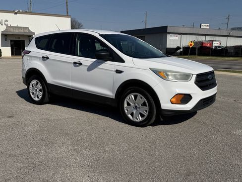 Used 2017 Ford Escape S FWD image 28