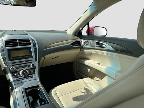 Used 2017 Lincoln MKZ Reserve FWD image 29