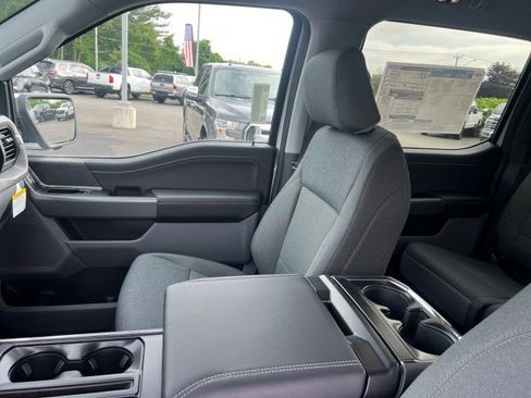 New 2025 Ford F150 XLT w/ Equipment Group 302A MID image 9