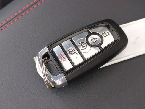 Used 2025 Ford Explorer ST-Line w/ Premium Package image 38