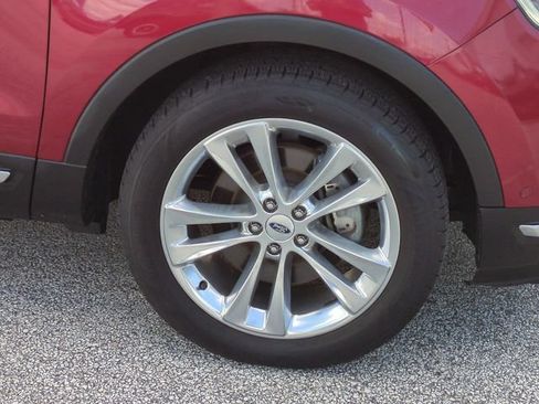 Used 2018 Ford Explorer Limited w/ Equipment Group 301A FWD image 11