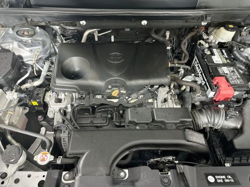 Used 2021 Toyota RAV4 XLE FWD image 33