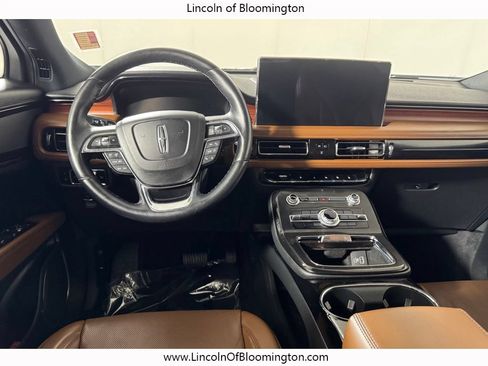 Used 2023 Lincoln Nautilus Reserve AWD/4WD image 17
