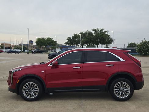 Used 2024 Cadillac XT4 Premium Luxury w/ Cold Weather Package FWD image 7