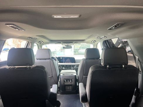 Certified 2025 Chevrolet Suburban Premier w/ Sun And Tow Package image 39