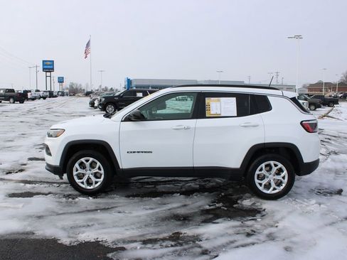 Used 2024 Jeep Compass Latitude AWD/4WD image 6