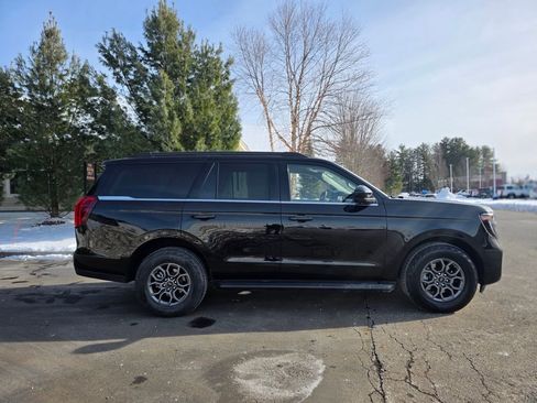 Used 2025 Ford Expedition Active image 10