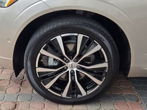 Used 2023 Volvo XC60 B5 Plus w/ Protection Package Premier image 12