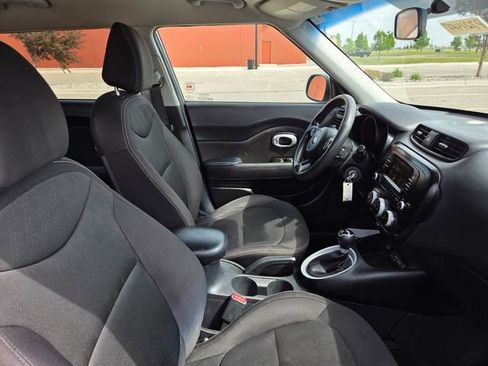 Used 2017 Kia Soul FWD image 29