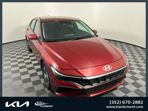 Used 2024 Hyundai Elantra SEL FWD image 1