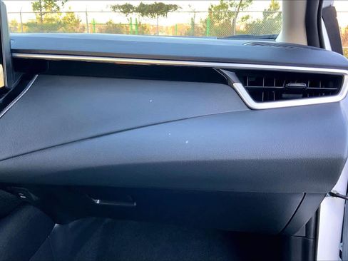 Certified 2025 Toyota Corolla LE image 17