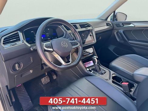 Used 2023 Volkswagen Tiguan SE w/ Panoramic Sunroof Package FWD image 22
