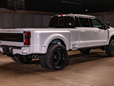 Used 2026 Ford F350 Platinum AWD/4WD image 10