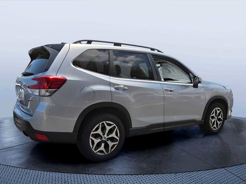 Used 2024 Subaru Forester Premium AWD/4WD image 5