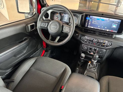 Used 2025 Jeep Wrangler Unlimited Sport AWD/4WD image 33