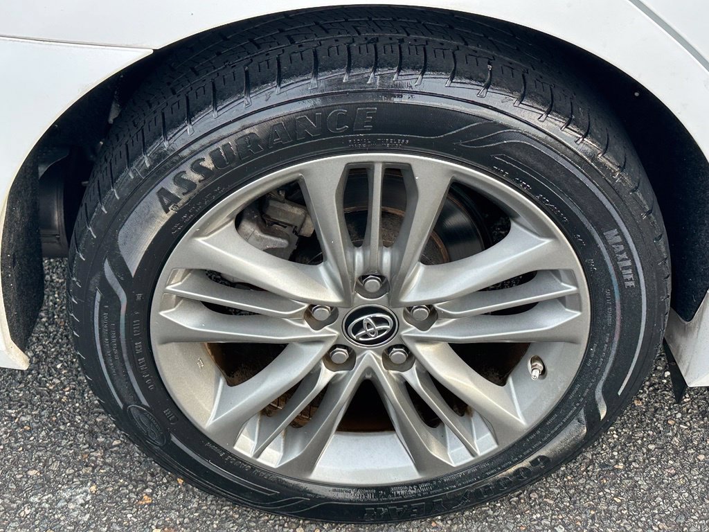 Used 2017 Toyota Camry SE FWD image 31