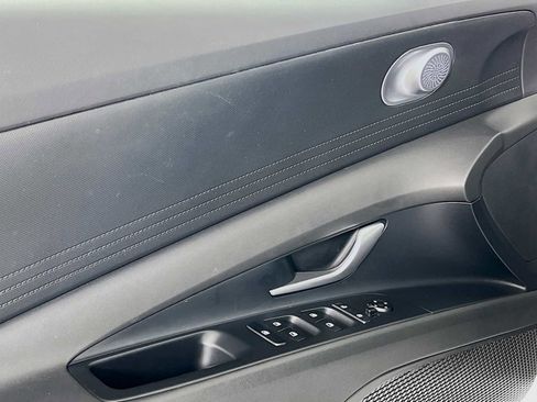 Certified 2024 Hyundai Elantra SE FWD image 17
