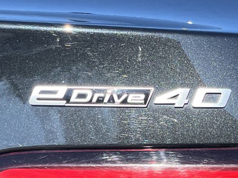 Used 2025 BMW i5 eDrive40i image 26