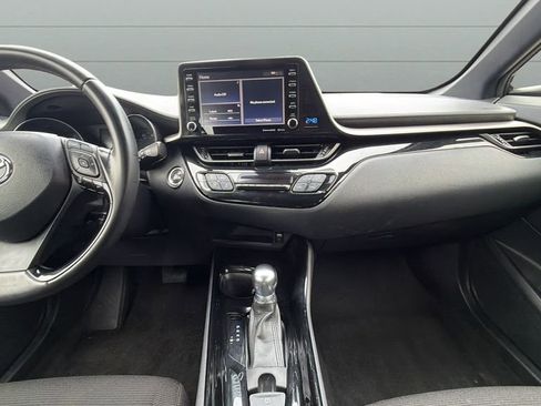 Used 2019 Toyota C-HR XLE image 10